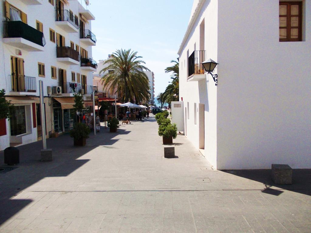 Hostal Rey Santa Eularia des Riu Exteriör bild